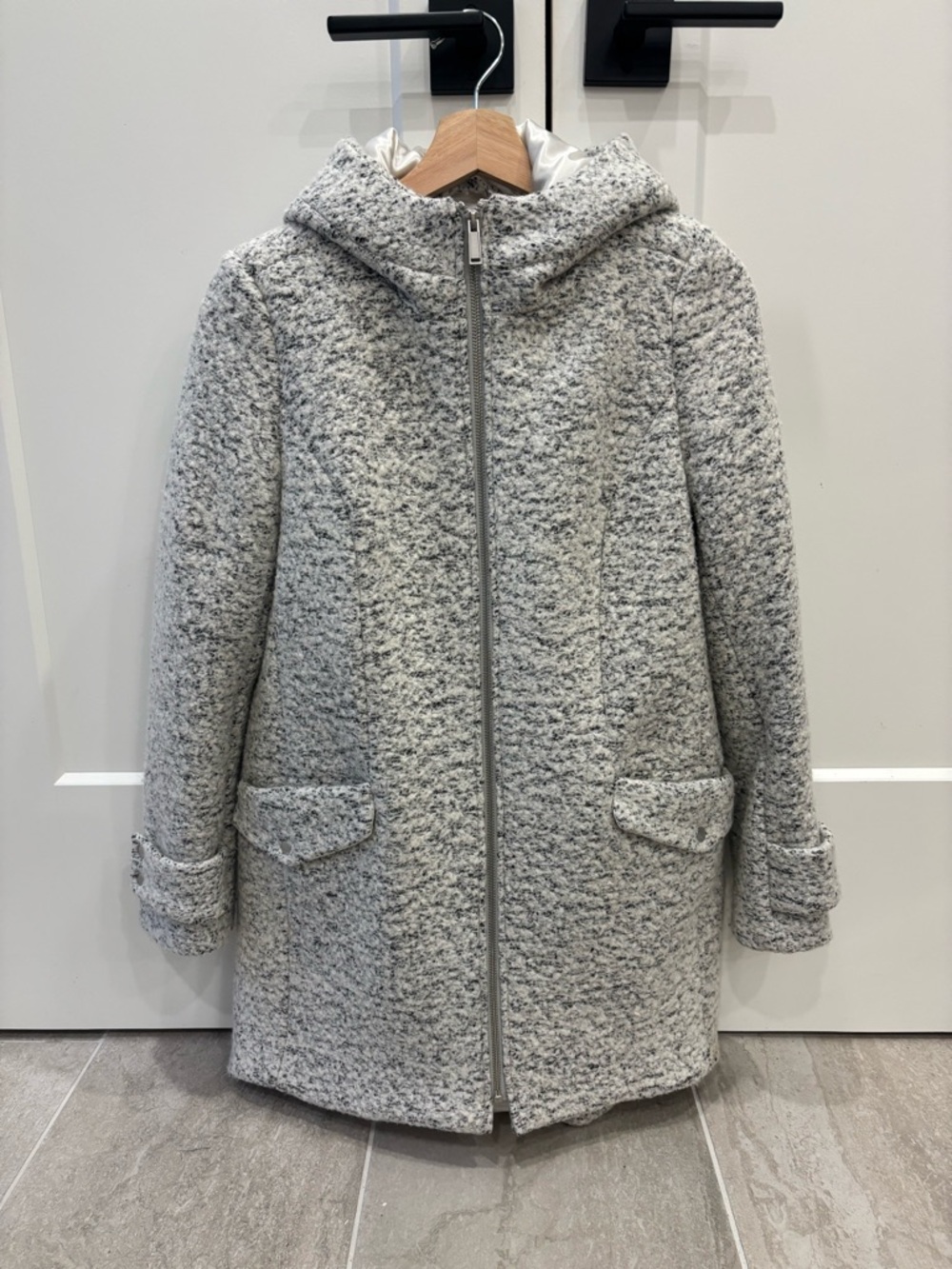 Reitmans Wool-Blend Hooded Bouclé Coat in Light Gray